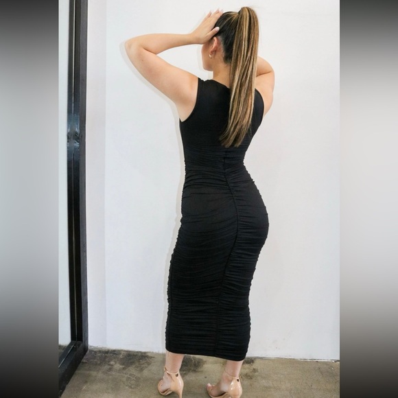 NB Trendy Sleeveless Ruched Dress - Picture 2 of 2